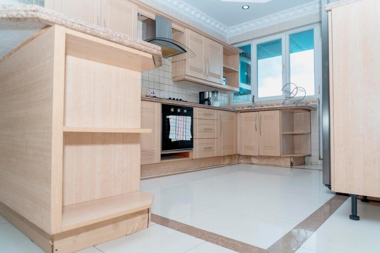 Luxury Apartment With Ocean View In Oyster Bay Daressalam Exterior foto