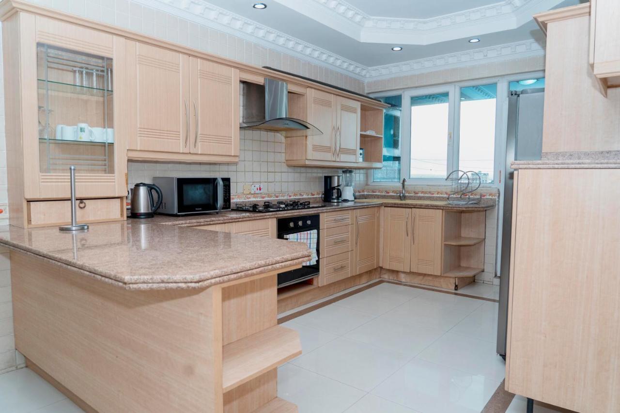 Luxury Apartment With Ocean View In Oyster Bay Daressalam Exterior foto